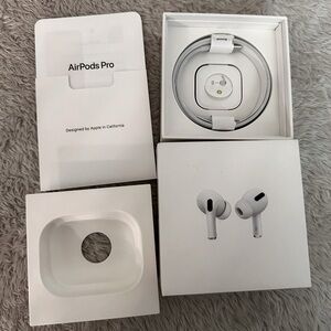 iPods pro empty box with charger